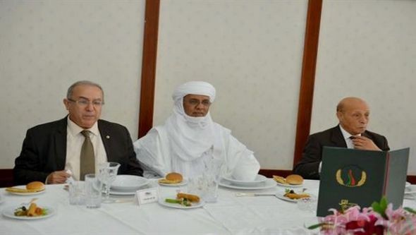 لعمامرة يتحادث مع وزير الداخلية النيجري