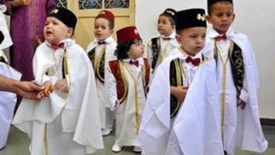 والي الولاية و مدير الصحة يُشرفان على حفل الختان بمستشفى الأم و الطفل
