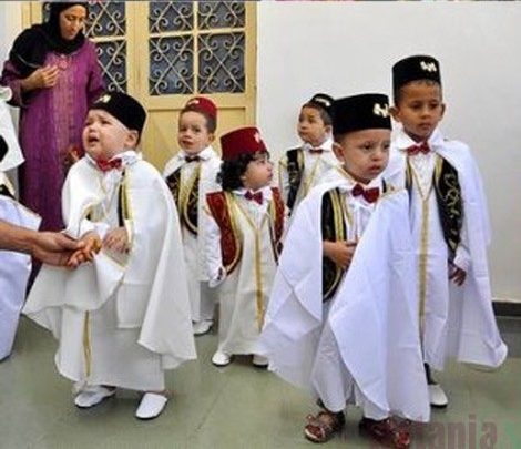 والي الولاية و مدير الصحة يُشرفان على حفل الختان بمستشفى الأم و الطفل