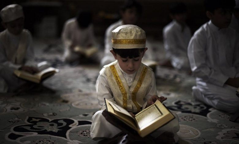 الجزائر توزع 300 مصحف على الأطفال في رمضان