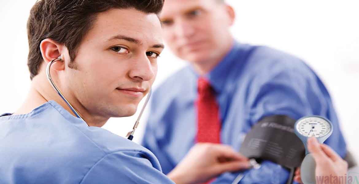 تخرج 97 طالبا من المعهد الوطني للشبه الطبي في سطيف 