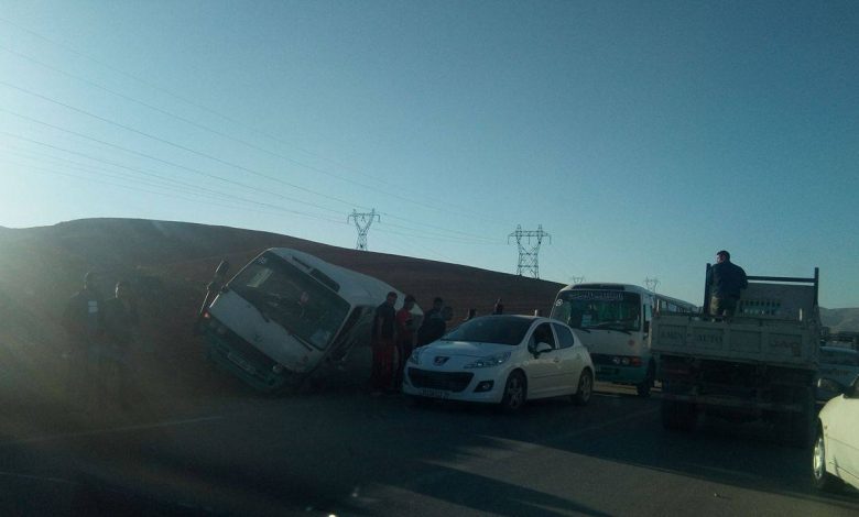 حادث مرور خطير بالطريق الرابط بين العلمة و بني عزيز