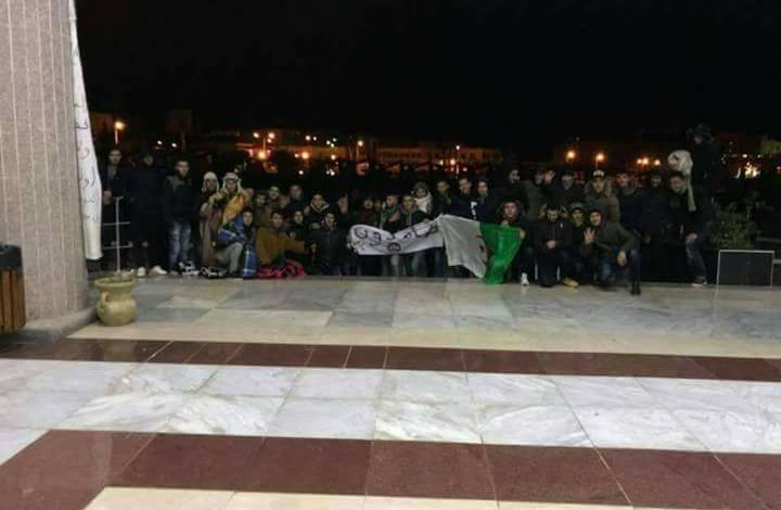 طلبة المدرسة العليا للاستاذة بالعلمة يواصلون الإضراب